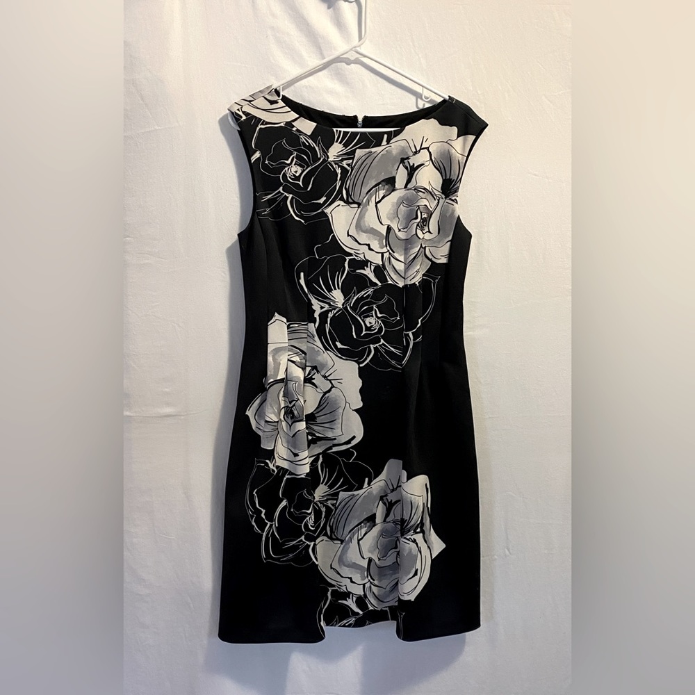 Vince Camuto Knee-length Dress - size 12